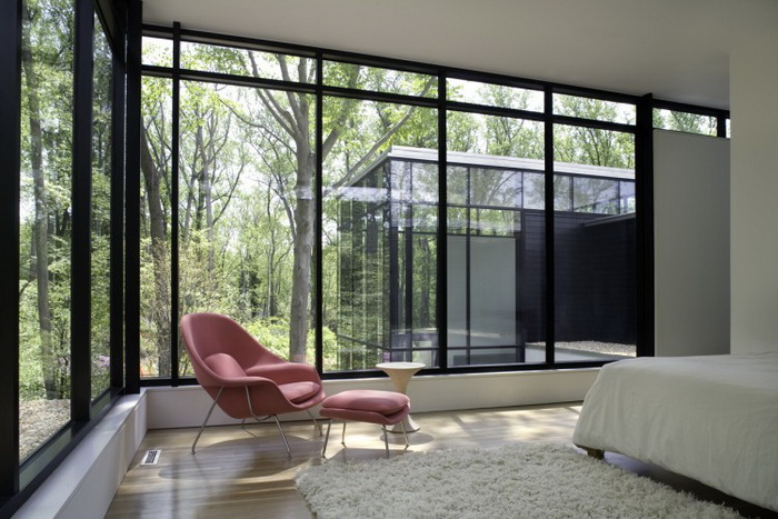 black-residence-13-750x499