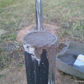установленные сваи заливают раствором