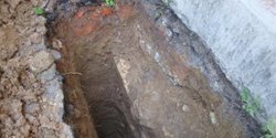 Устройство шурфа для возможности обследования фундаментов под наружной стеной