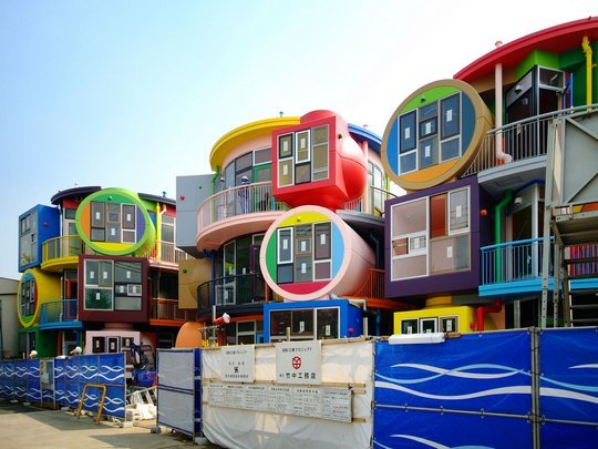 Жилой комплекс “Reversible-Destiny Lofts” в Японии