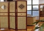 Деревянная перегородка в комнате