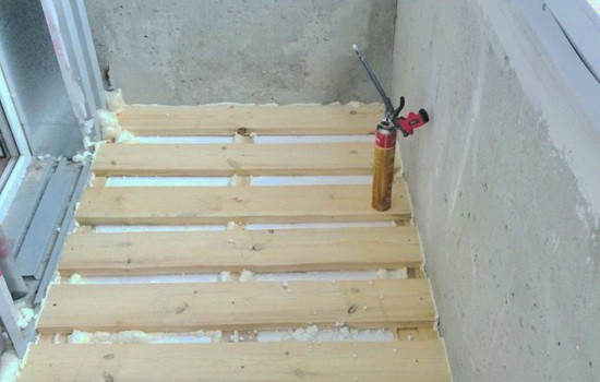 Ukladka-derevyannyh-lagov-550x350