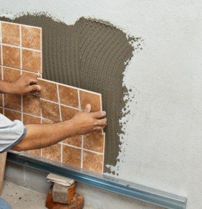Укладка плитки на стену