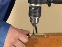 Врезка петель в межкомнатную дверь