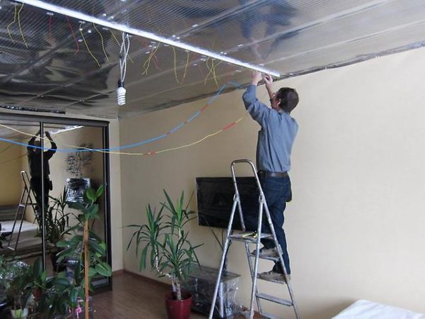 Потолочный вариант обогревателя