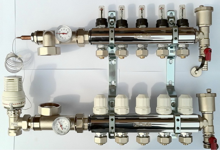 Коллектор теплого пола в дорогой комплектации