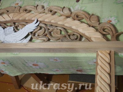 Резной деревянный наличник фрагмент