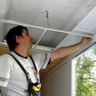Ремонт потолка пластиковыми панелями своими руками