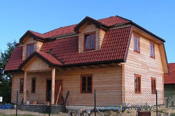 Окна в мансарде со стороны фронтона и кровли