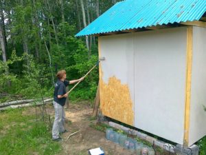 Покраска ОСБ плиты снаружи с помощью валика