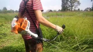 Триммер Stihl fs 55 в работе.