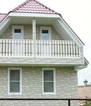 Отделка дачи сайдингом «под камень»