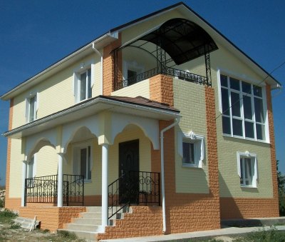 Без такой отделки окон дом выглядел бы совершенно иначе
