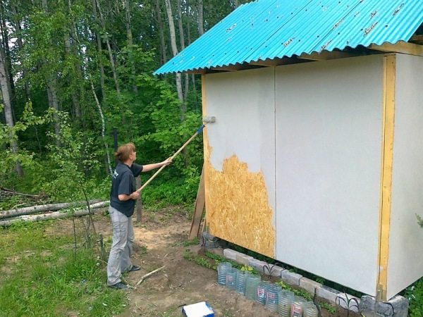 Окрашивание плит снаружи здания