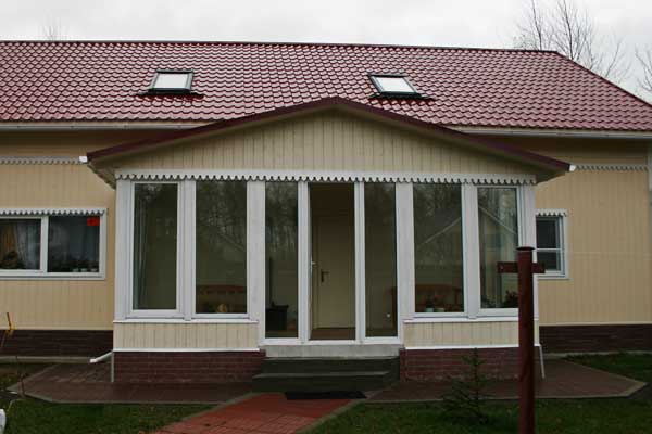 Веранда, отделанная сайдингом