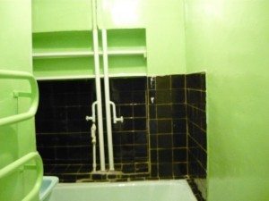 Яркое декорирование трубопровода