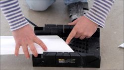 Как резать потолочный плинтус