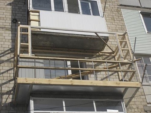 Самостоятельно возводим каркас для балкона 