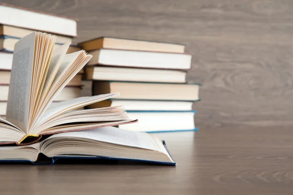 Школьные книги — стоковое фото