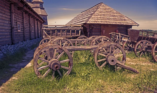 Деревянные телеги — стоковое фото