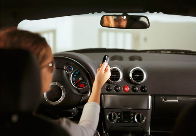 Управлять воротами с ДУ можно не выходя из автомобиля